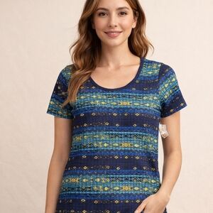 #1051 Lularoe Classic T